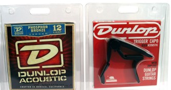 Dunlop 83CB (6) Trigger Capo Buet, Black + Dunlop stål strengsett 12-54 i pakken 