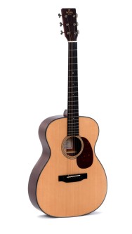 Sigma 000M-18 akustisk gitar med bag i prisen  