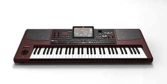 Korg PA 1000 keyboard. Største modell i PA serien m/høyttalere. 
